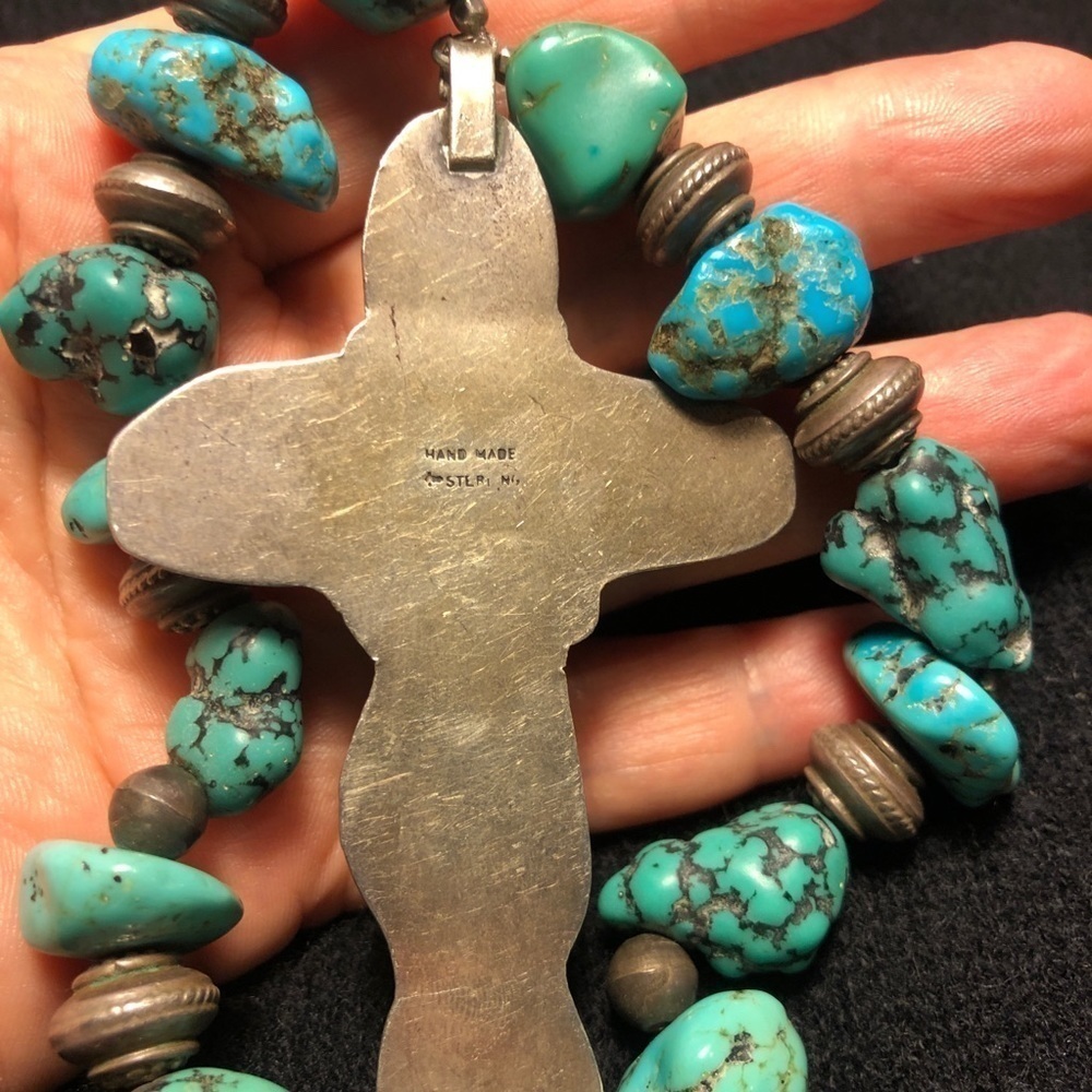 Handmade 4” turquoise cross pendant on an 11.5” turquoise nugget necklace 🤩 - Picture 12 of 17